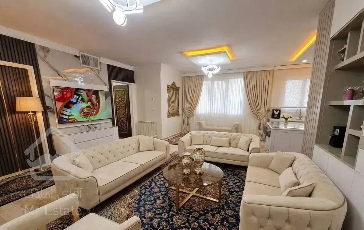 ۸۲متری فول امکانات/فوق العاده خوش نقشه و زیبا