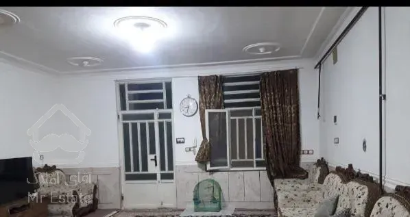 اجاره  ۱۱۰ متری ۲ خوابه طبقه ۱(پوشاک)گلستان ۷