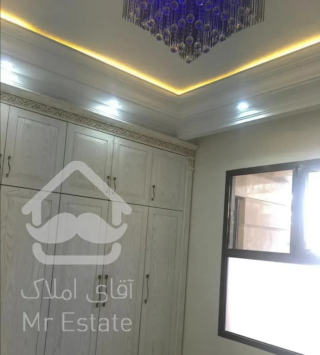 200متر    سه خواب  ونک  شیخ بهایی