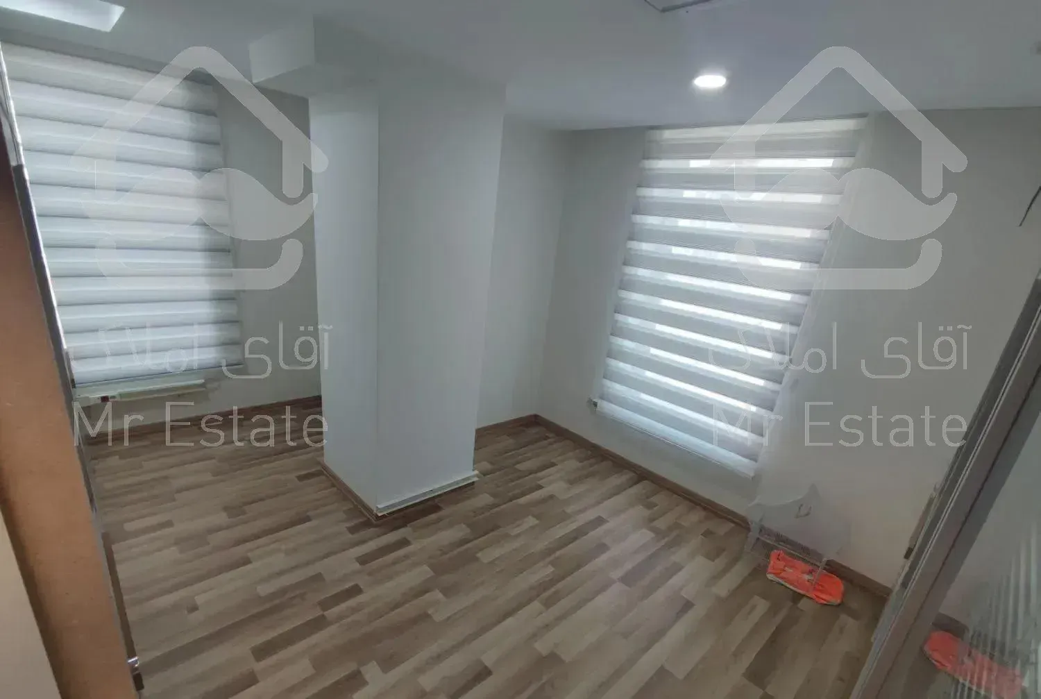 105متر فلت اداری تاپ لوکیشن دریاچه شهدای خلیج فارس