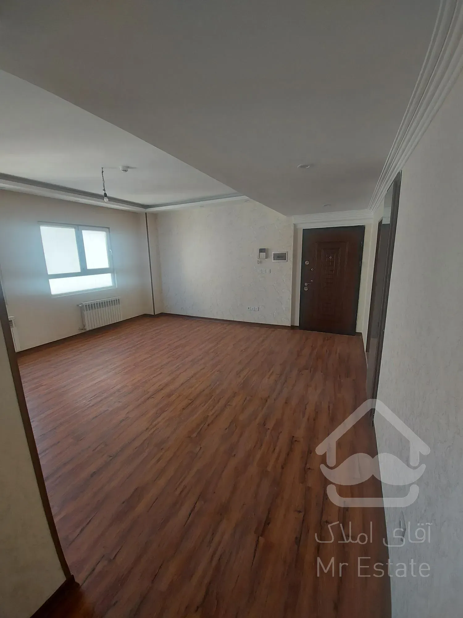 ۹۶ متری دریاچه سند تک برگ