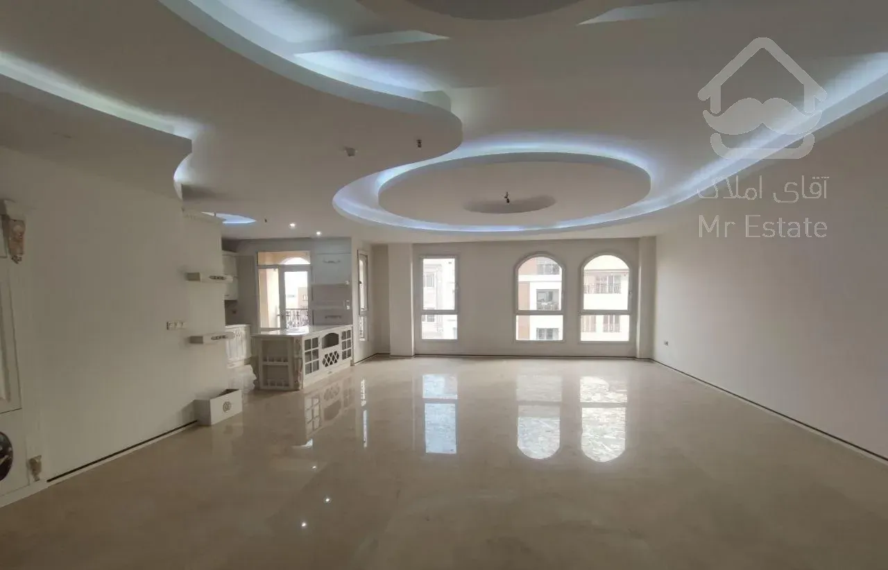 ۱۰۵متردیزاین شده ۷ساله فول امکانات فلکه اول صادقیه