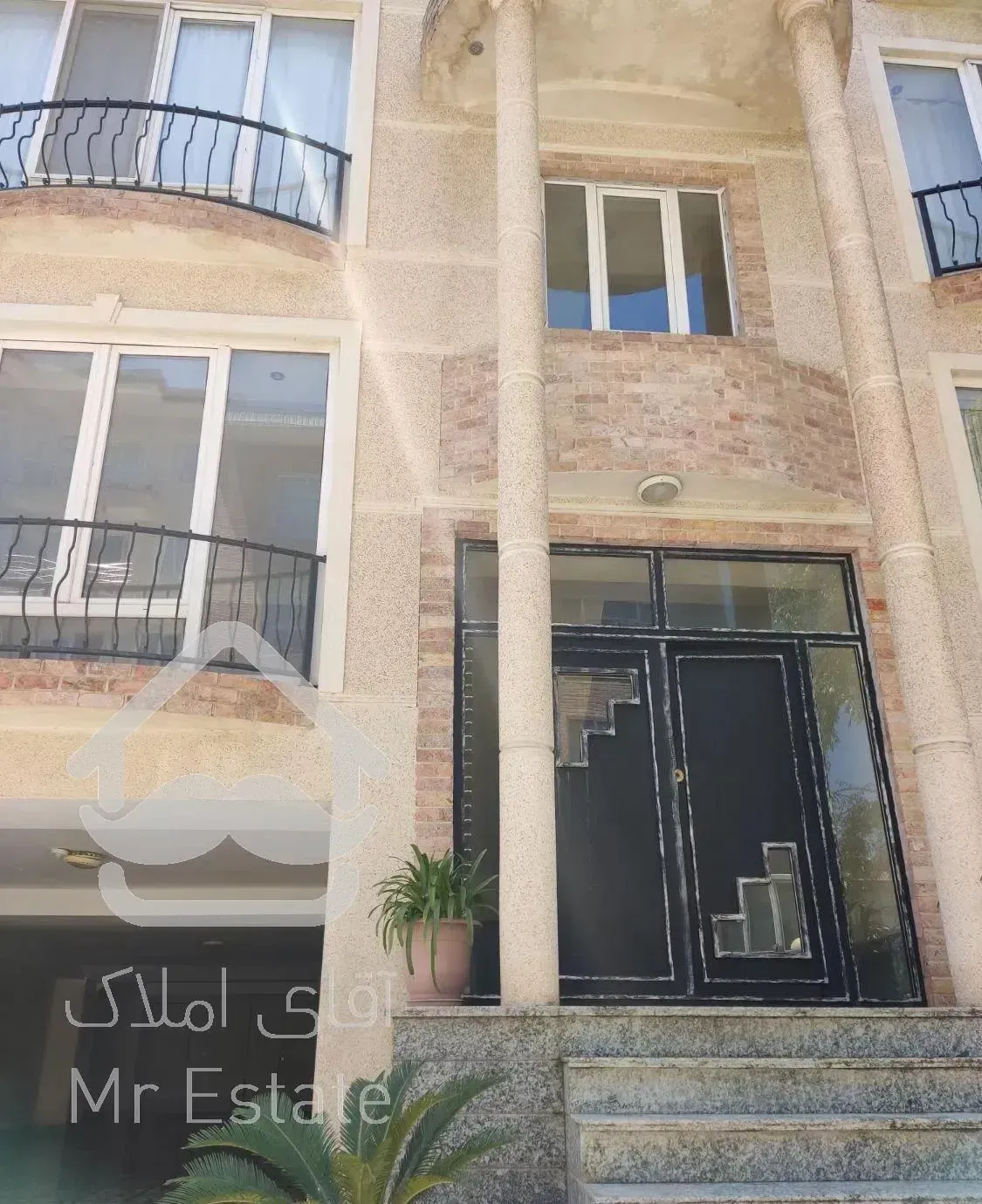 118متری طبقه ۴ با تراس زیبا. رادیو دریا