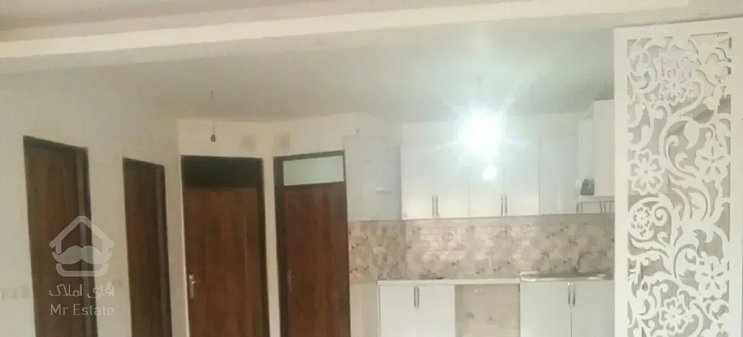 اپارتمان کلید نخورده  ۱۰۰ متربرخیابان