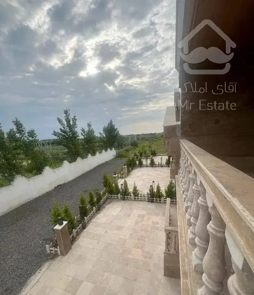 ویلا نیم پلوت ۲۲۰ متر شهرکی