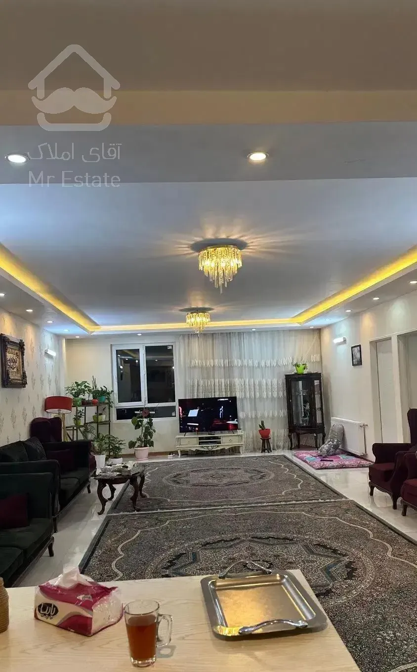 آپارتمان تک واحدی نزدیک حاشیه سیمتری