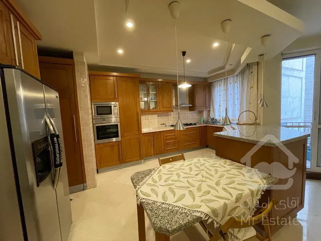 اجاره و رهن آپارتمان زعفرانیه 200  متر اکازيون