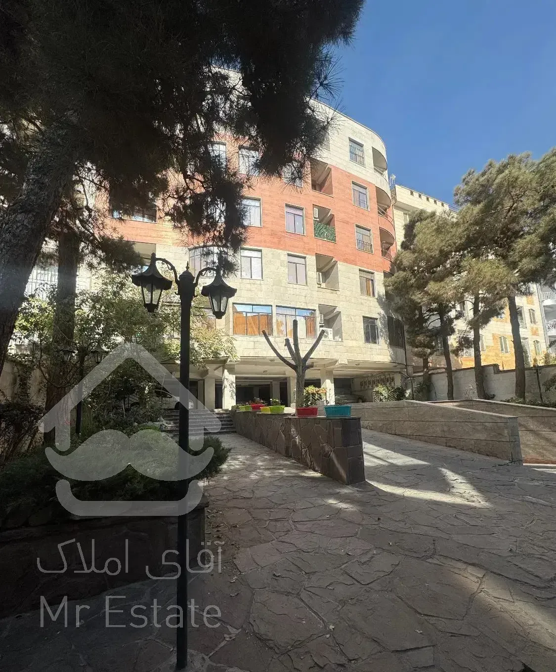 اجاره واحد 125 متری همراه 60 متر بالکن (185 متر)