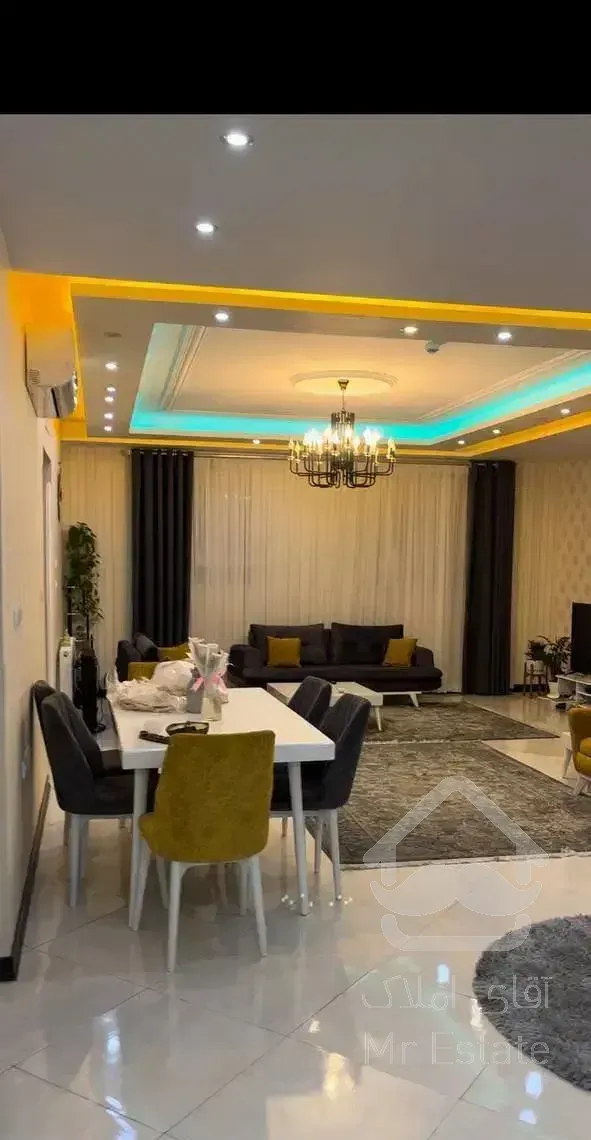 واحد۱۱۵ متری بسیار تمیز پشت فرمانداری