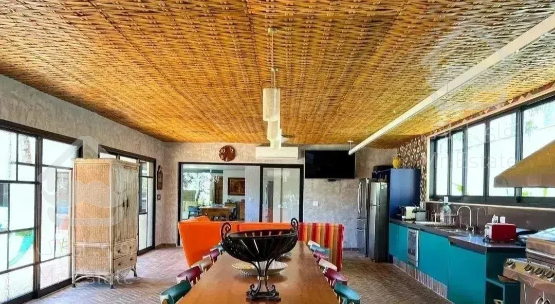 ویلاتریبلکس/۷۰۰متری/استخردار