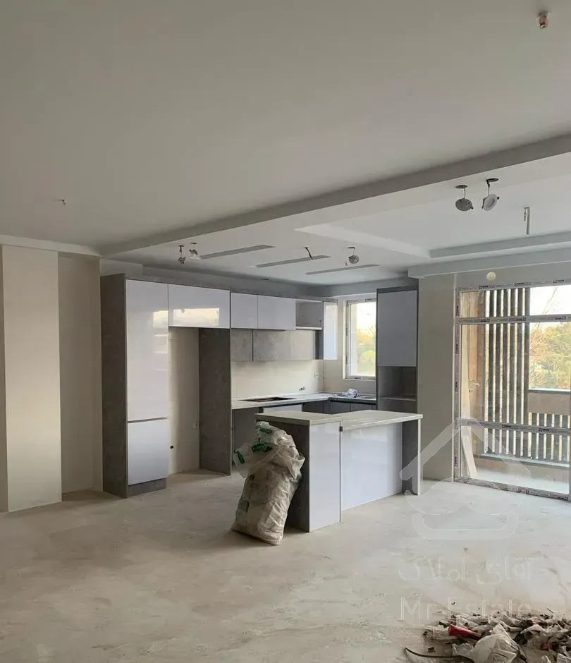 آپارتمان ۱۷۰ متر نوساز (اسفندانی)