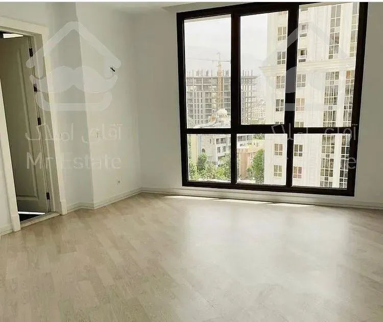 ۳۰۰ متر مدرن/ گلسنگ