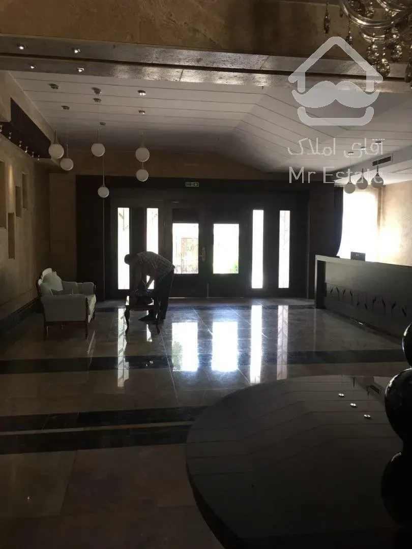 اجاره و رهن آپارتمان زعفرانیه 450  متر لوکس