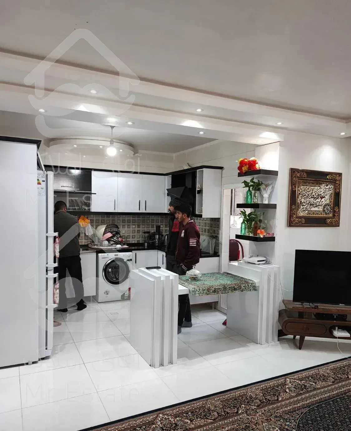 آپارتمان طبقه اول ۸۱متری(فاز۱)شهرک سیمرغ