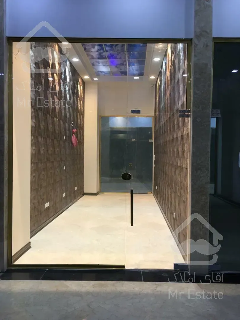 مغازه بیست متری