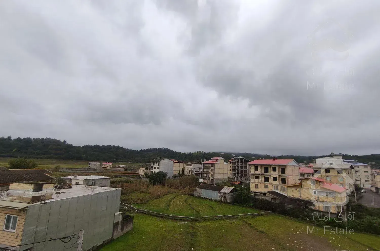 فروش ویلایی۳۰۰متر در ۳طبقه،میدان‌نماز