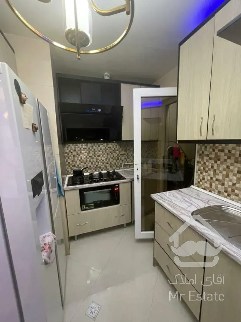 فروش آپارتمان شیک 2 خوابه در برج آسمان دریاچه چیتگر