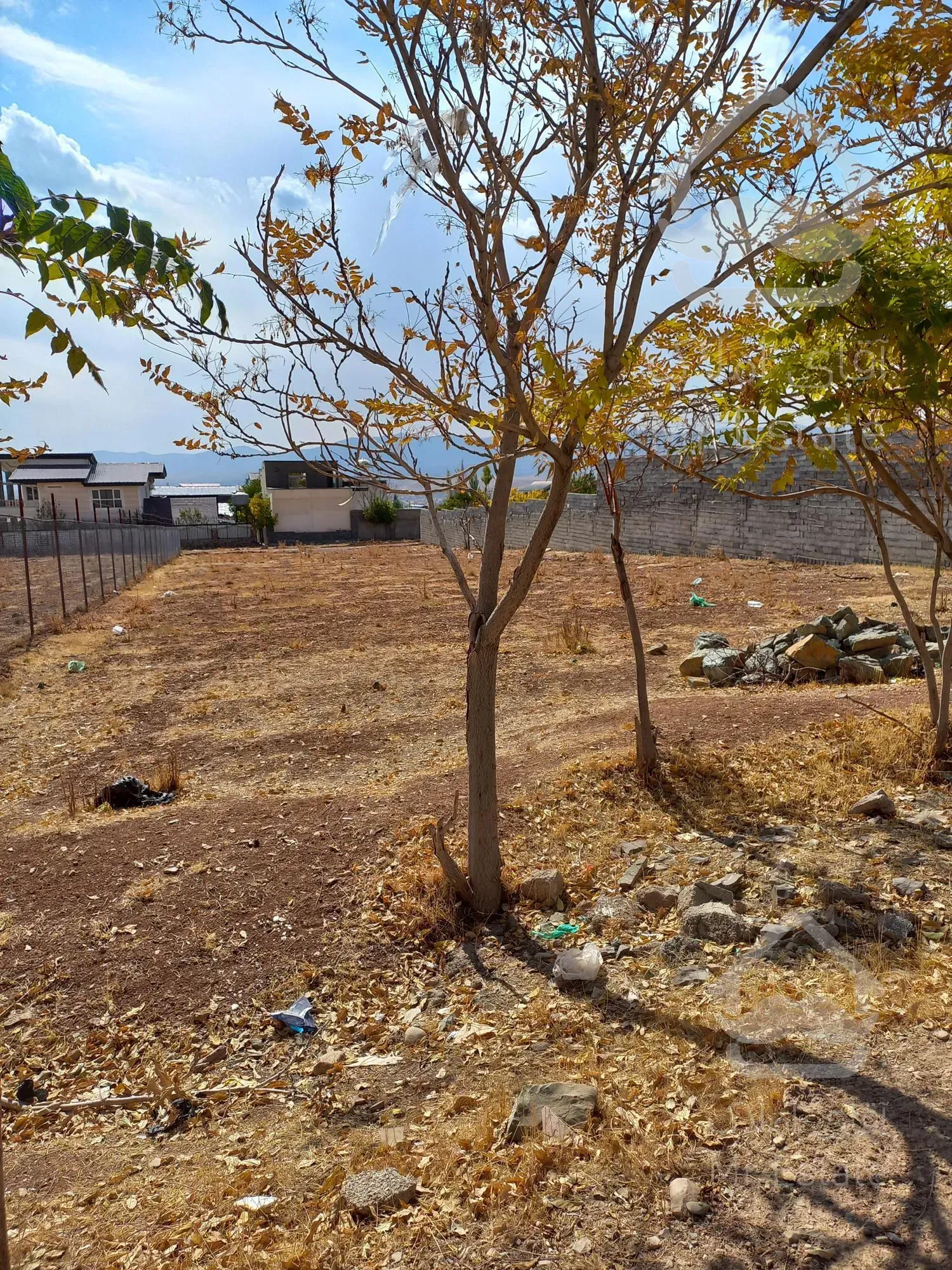 ۱۳۰۰متر زمین فاز یک دوکله