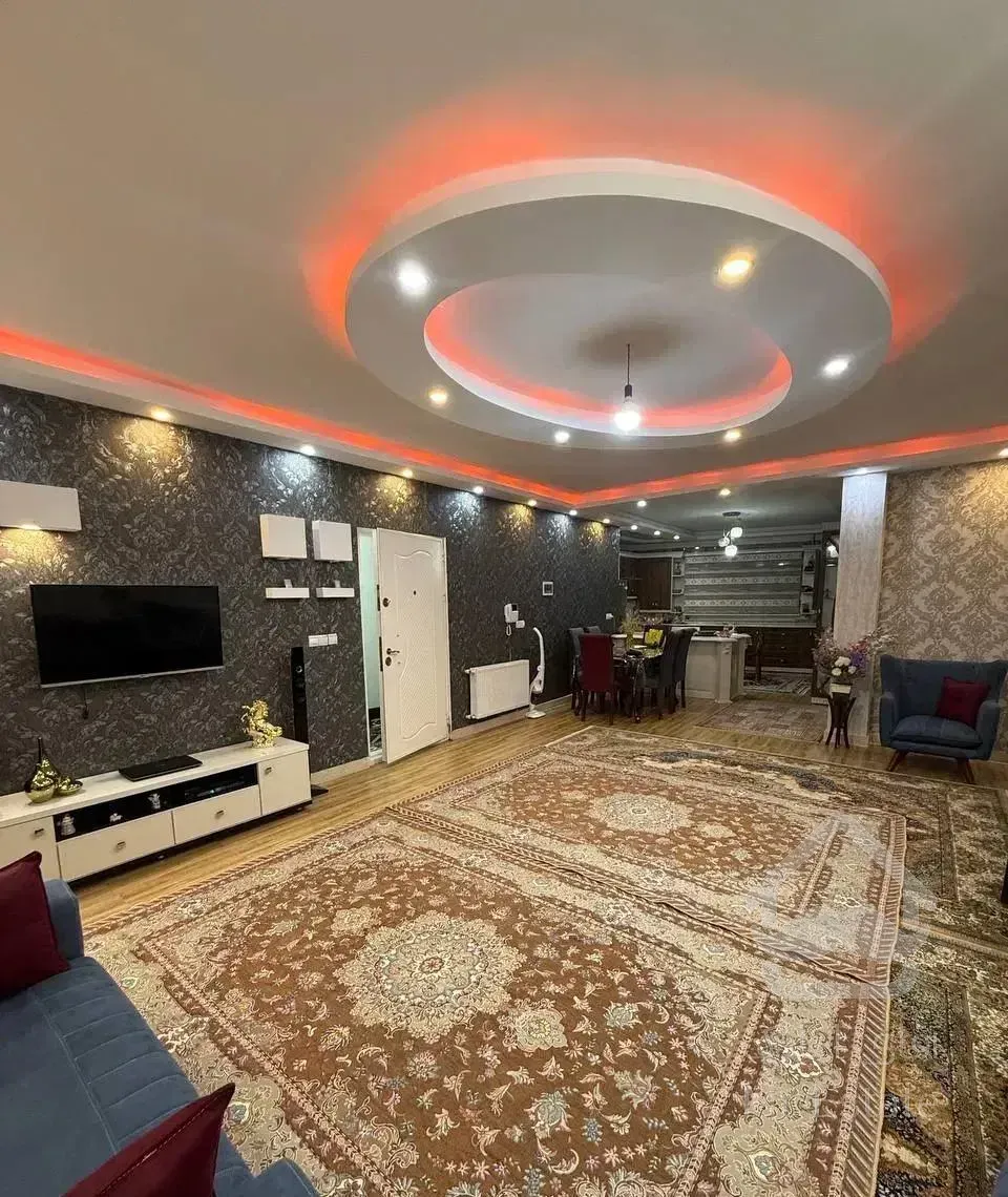 فروش/۱۰۱متری/طبقه اول/وام دار/در میدان بسیج