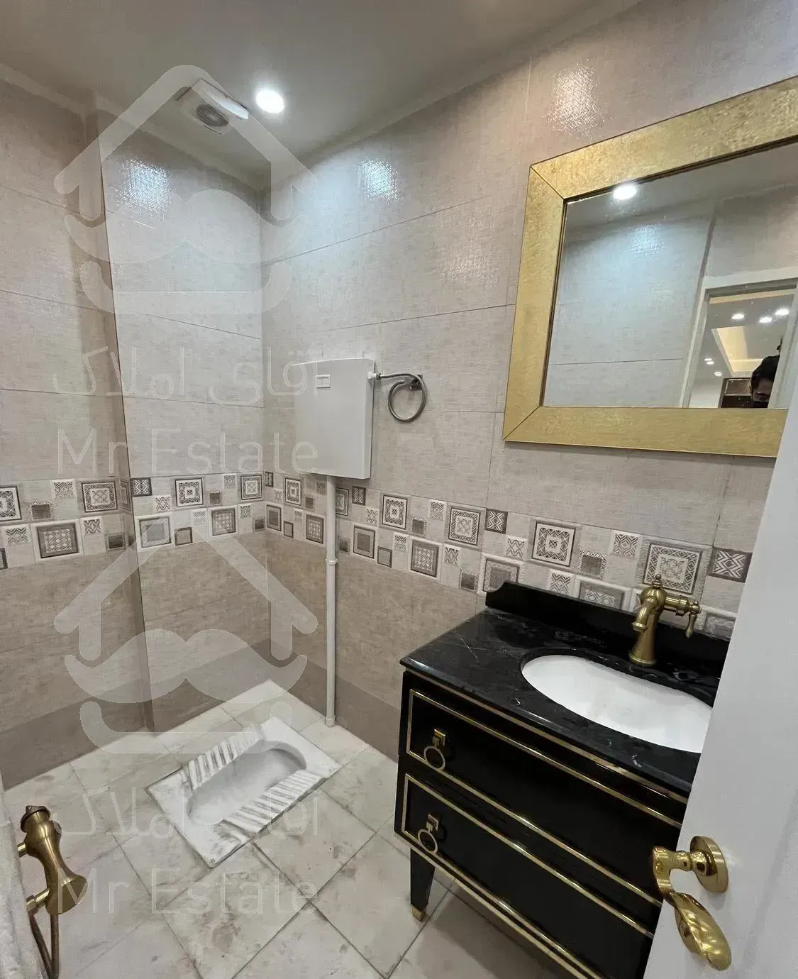 ۱۷۰ متر*لوکیشن دنج*۲ پارکینگ