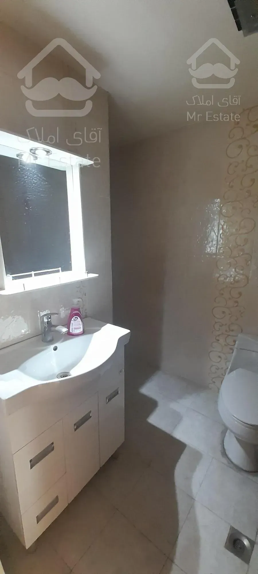 جردن ۱۳۷ متری سند اداری / پارکینگ باکس