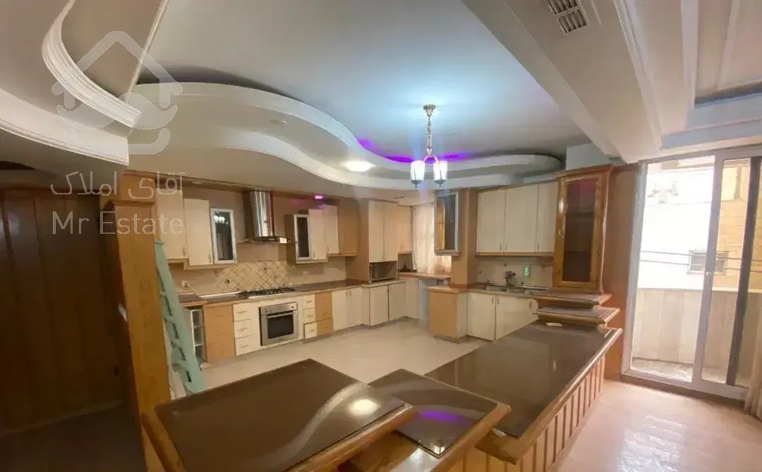 یاسمن سجاد / ۲۰۰ متر / غرق نور / سونا خشک/مستر