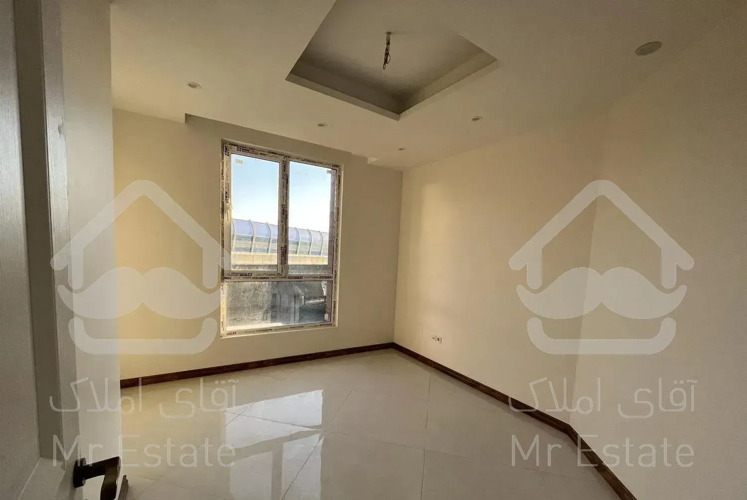 آپارتمان نوساز واقع در نوبنیاد کوهستان سوم