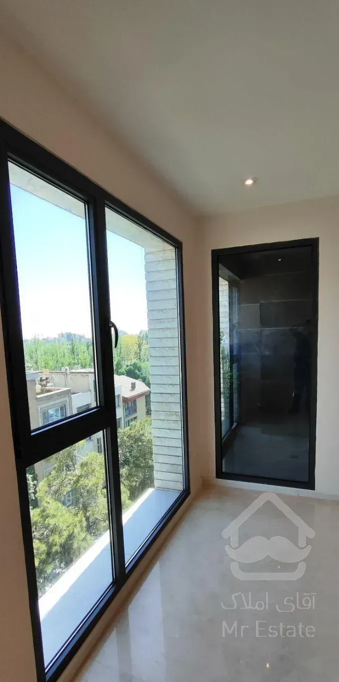 سهروردی شمالی مهناز ۱۷۵ متر ، سازه بی همتا