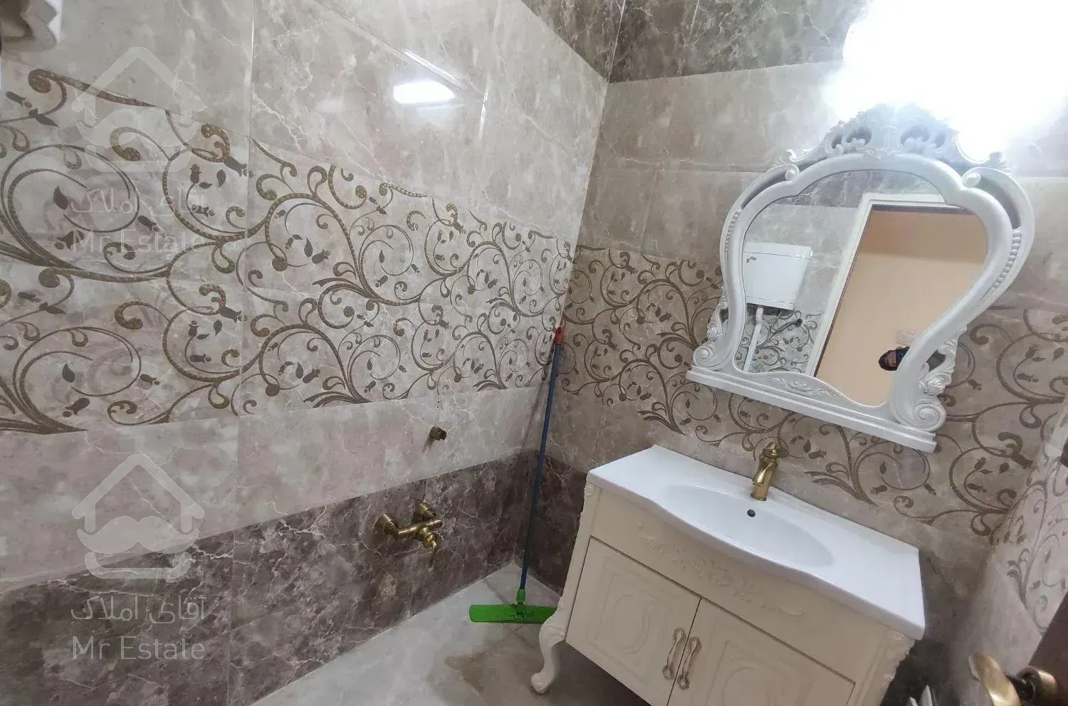 اختیاریه‌شمالی ۱۱۰متر دوخواب نوساز غرق نور