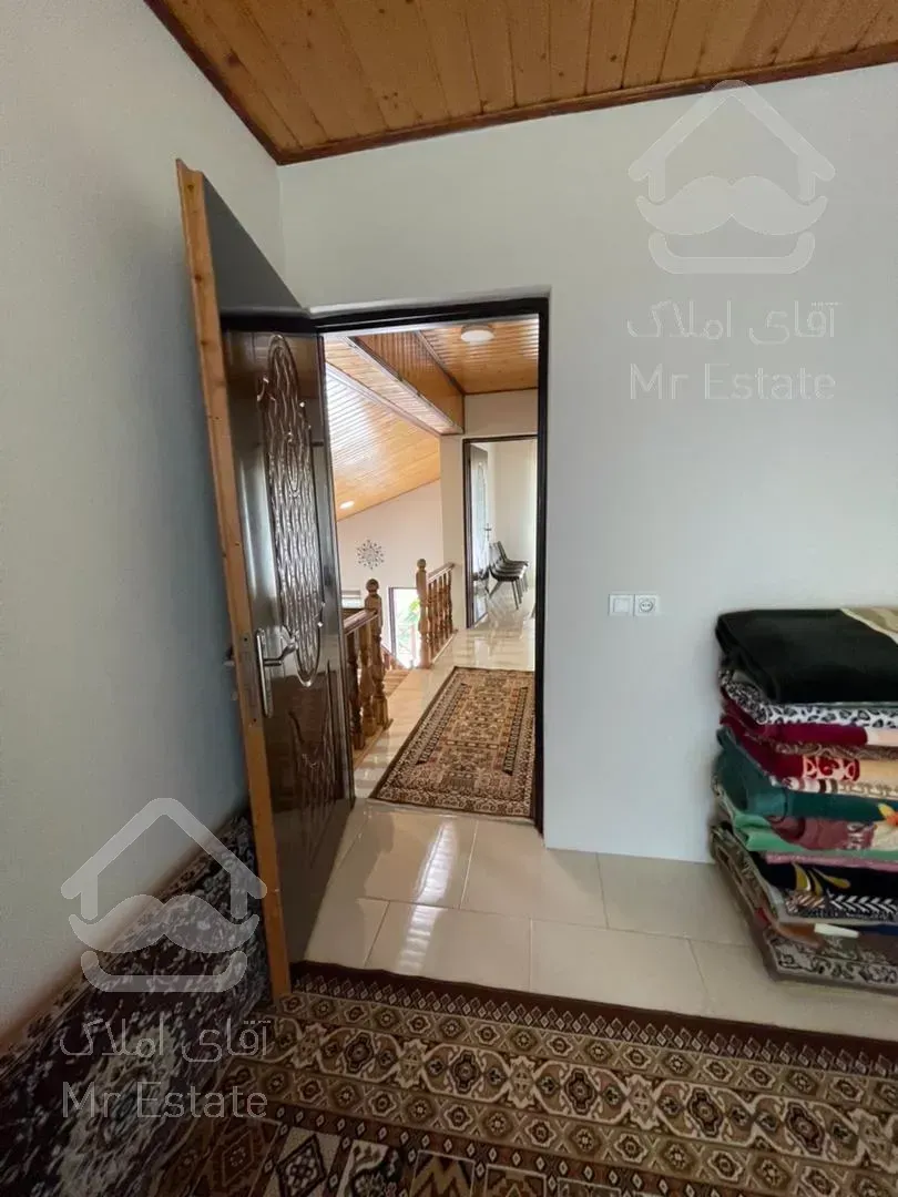 ویلا نیم پیلوت 200متری. شهرکی. غیربومی. نزدیک به دریا