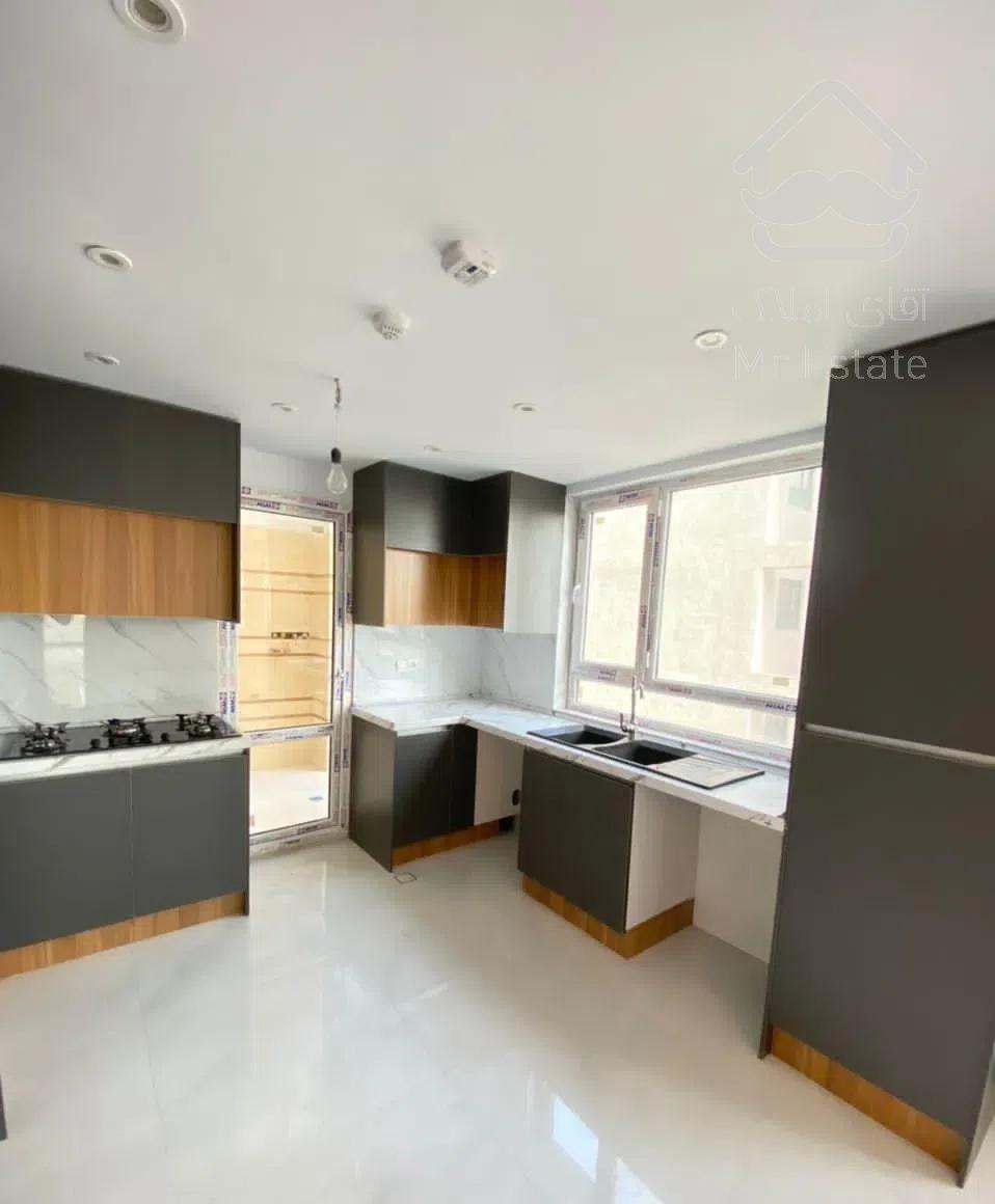 ۷۶ متر / ۲ خوابه/ سالن پرده خور/ جنوبی