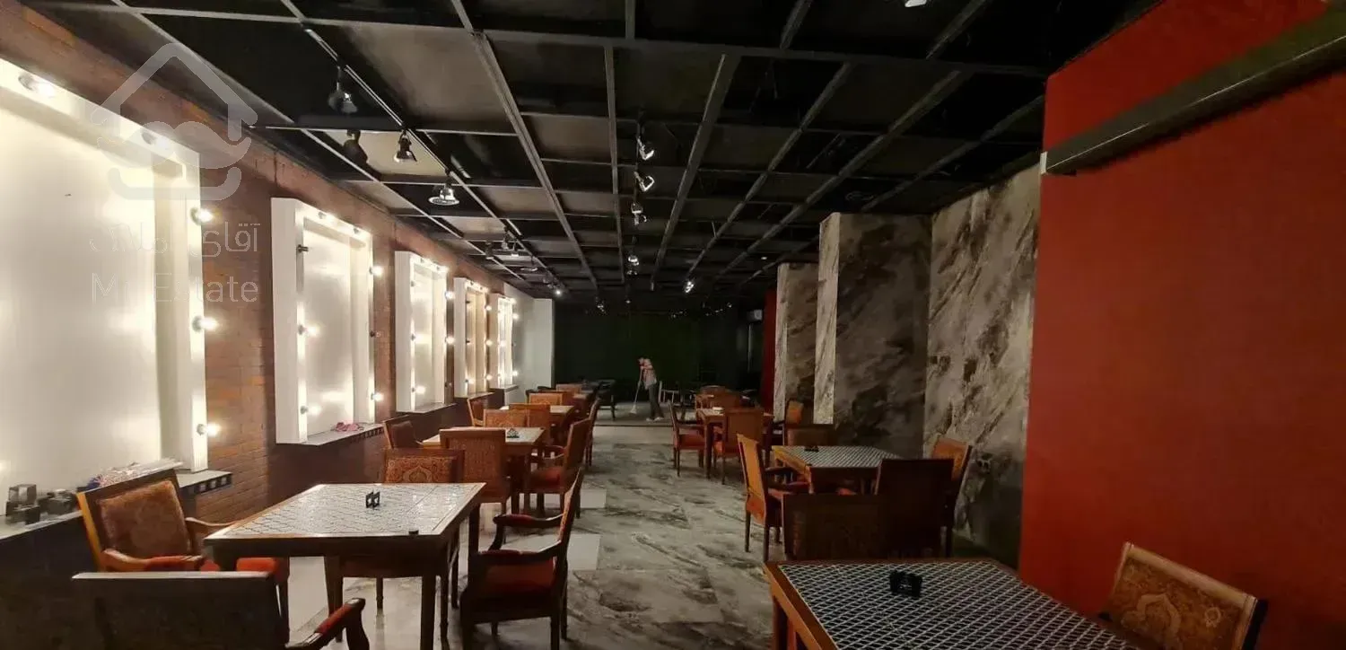 تجاری صاحبقرانیه ۲۷۰ متر