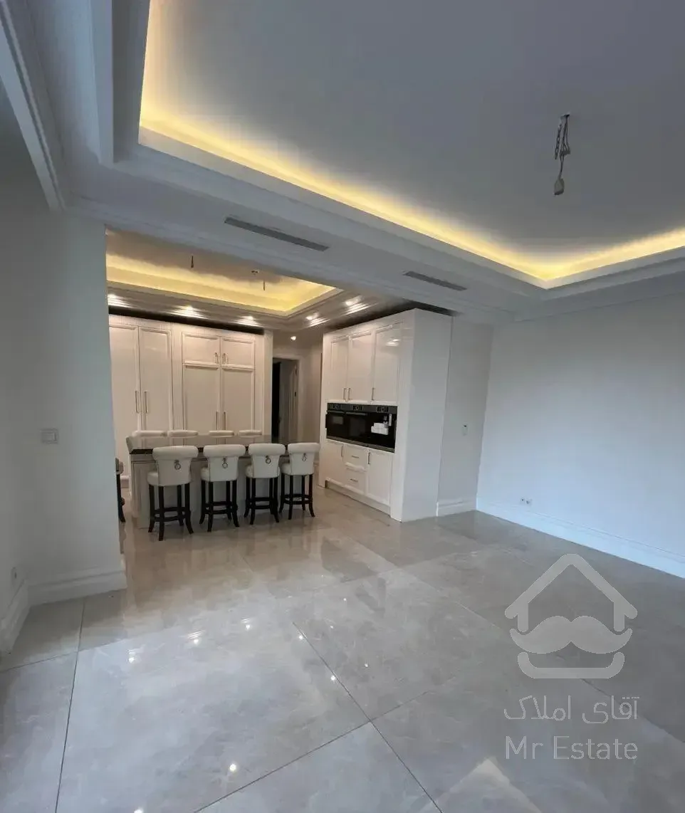 فروش آپارتمان ۱۳۵ متر(نصف تهاطر)