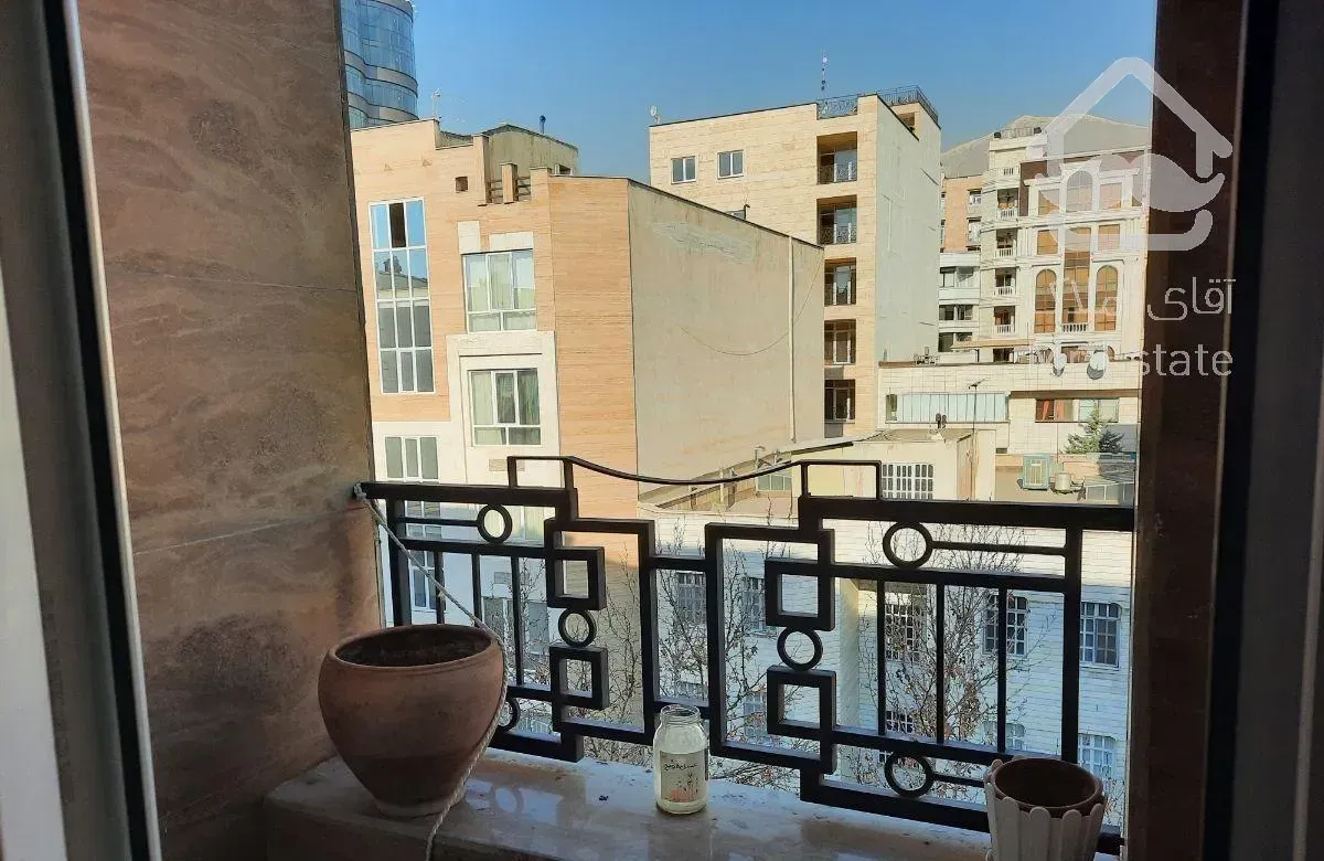 آپارتمان ۸۳ متری بالای کاج دو خواب