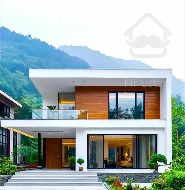 اینجا شمال نیس یک طبقه بالا تره