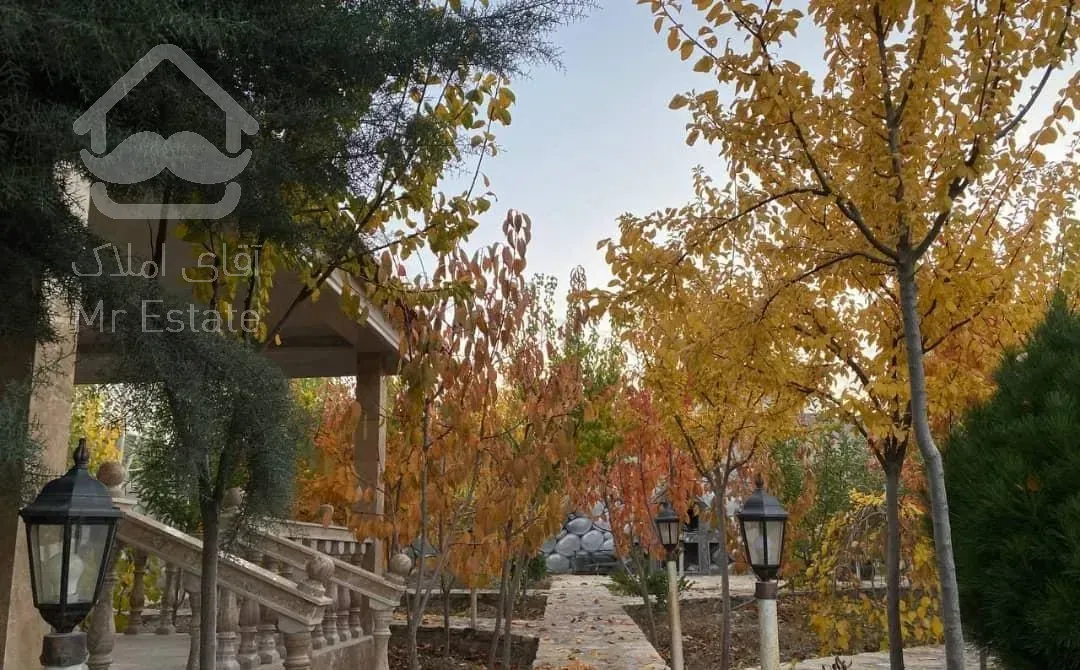 آپارتمان ۲۷۰ متری صفر همکف با ۱۸۰ متر حیاط اختصاصی