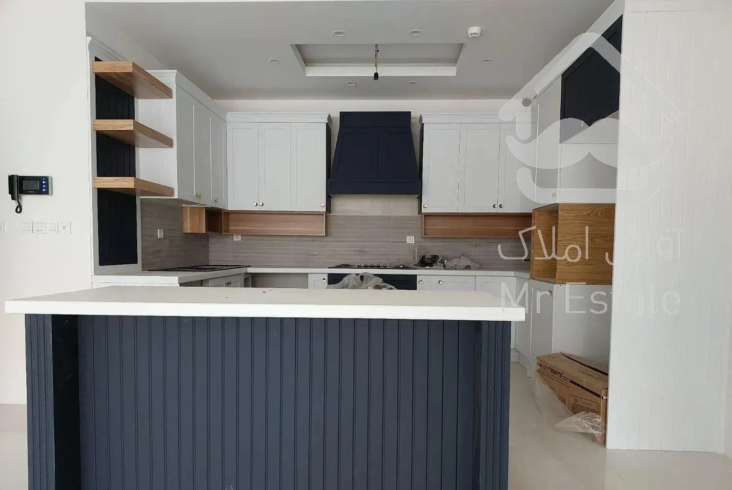 ۱۲۰متر،۲خواب،۴طبقه تک واحدی،فول امکانات،غرق نور