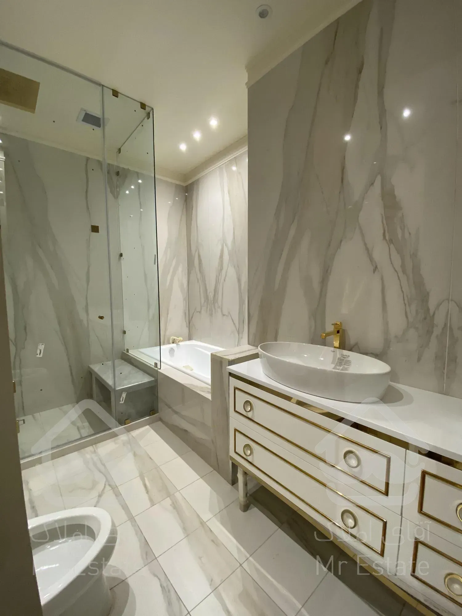 فرشته - فروش ۶۰۰ متر تکواحدی در ۲۵۰۰ متر برج باغ