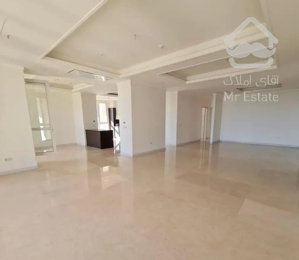 زعفرانیه ۲۵۰ متر/طبقه هشتم/۴ پارکینگ سندی