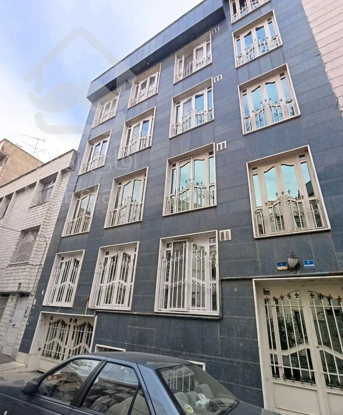 ۱۳۵ متر سه خواب زیر قیمت منطقه