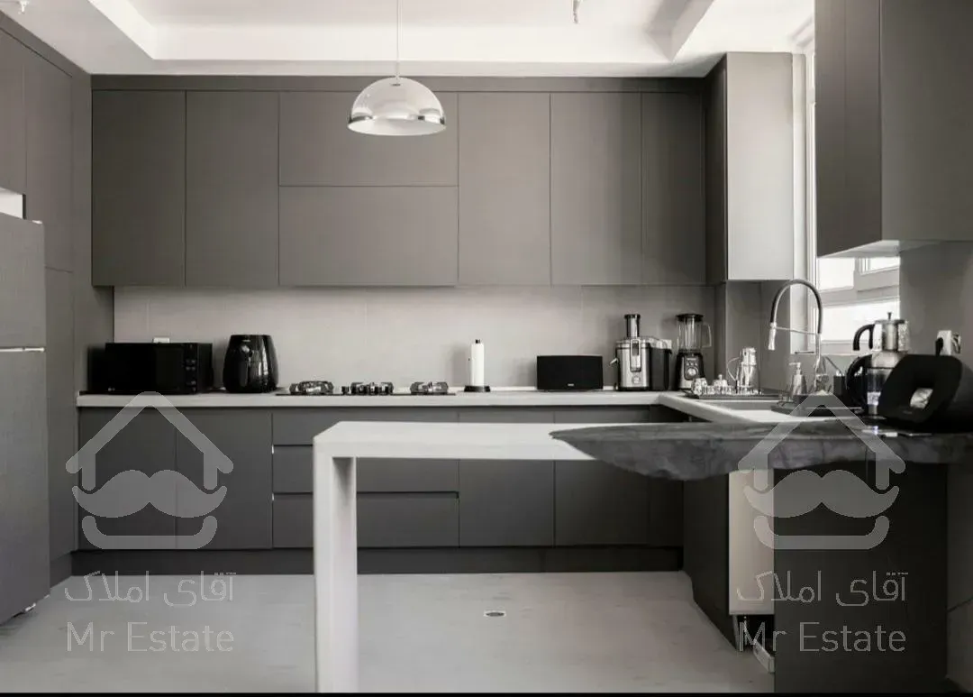 145 متر سه خواب نوساز ۲ پارکینگ سندی