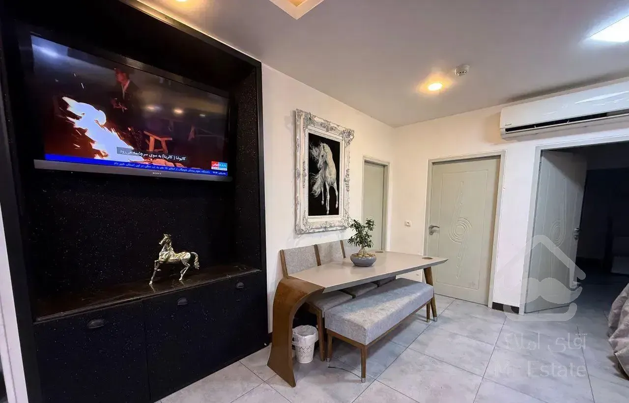 117 متر دو خوابه دو بالکن دریاچه