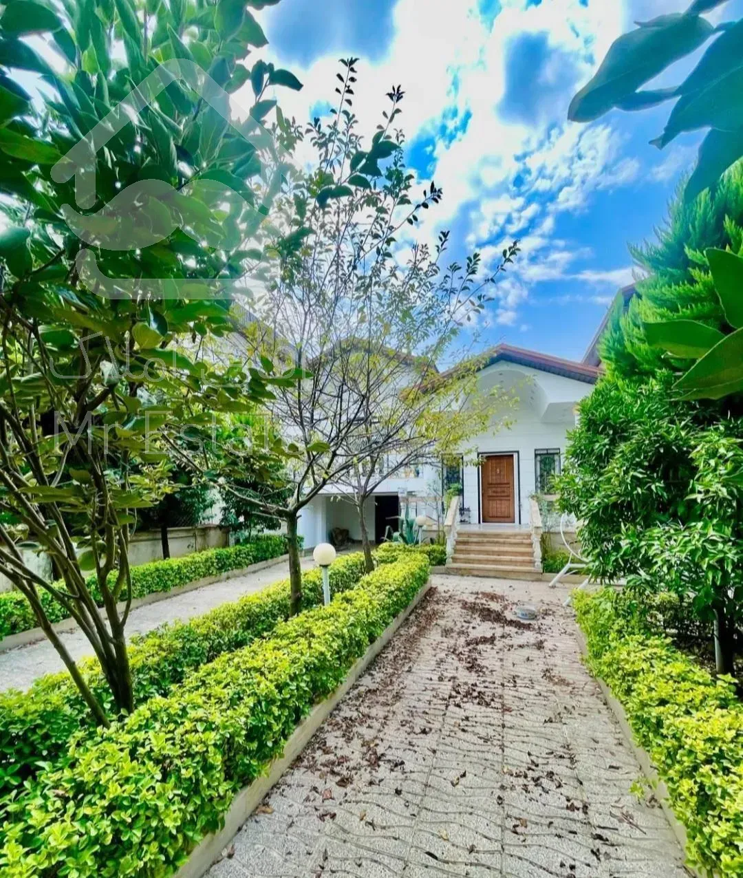 ویلاباغ خوش نشین۲۵۰زمین/۱۶۵بنا/۳خوابه/باسنددرشهرک