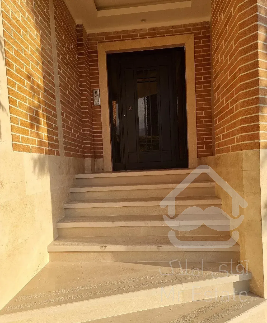 فروش واحد 128 متری فول فرنیش کلید نخورده