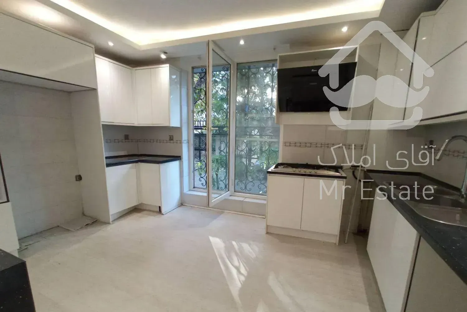 160متر+2تراس/تک واحدی بازسازی شده