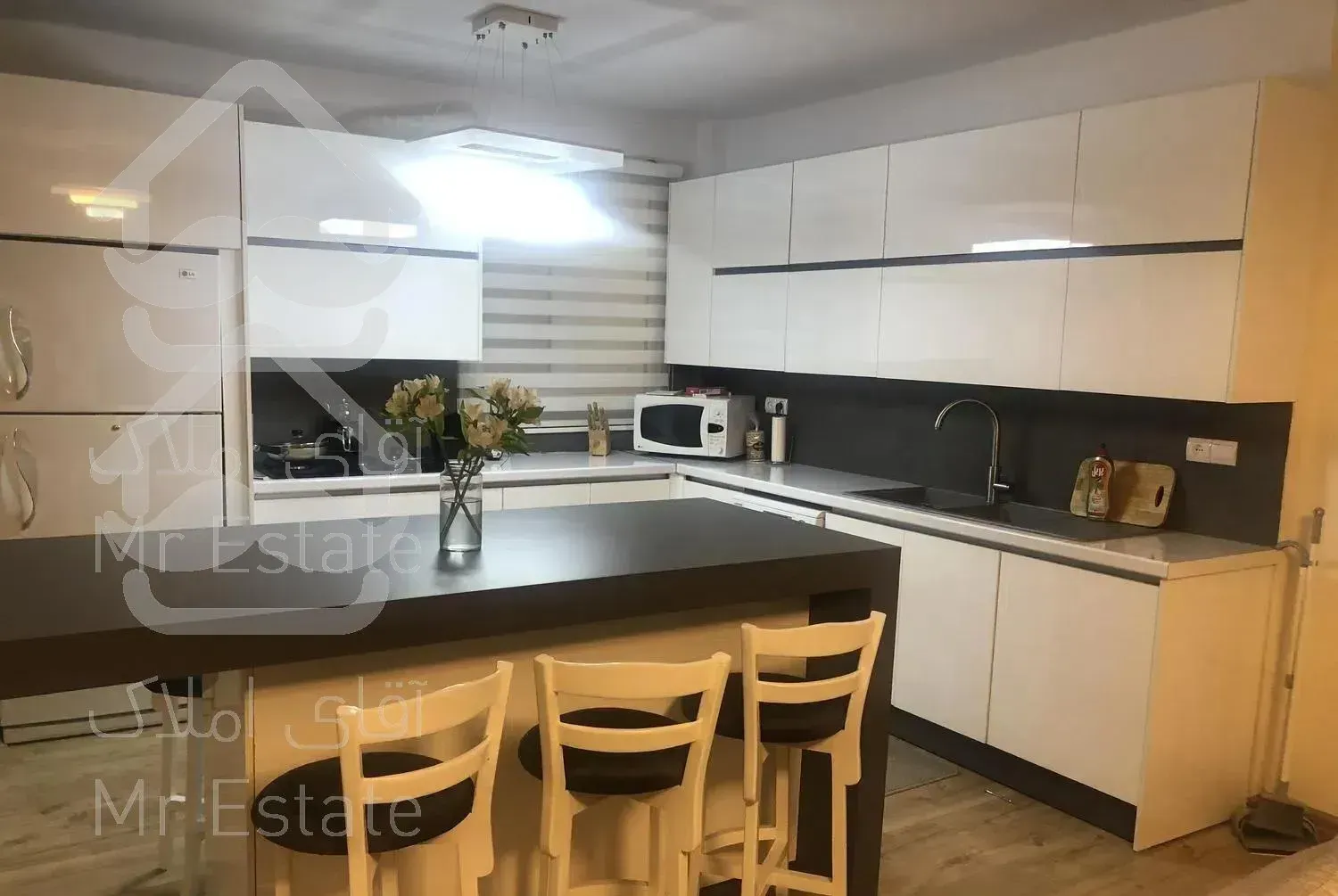 آپارتمانِ 86متری، دوخواب، درکه (کوهسار)