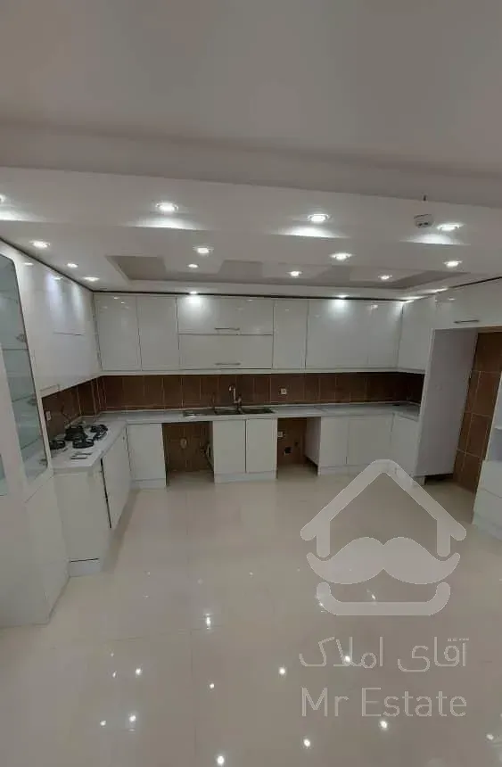 فروش ۱۱۰ متری خیابان ورزش/فول امکانات/ درجه یک