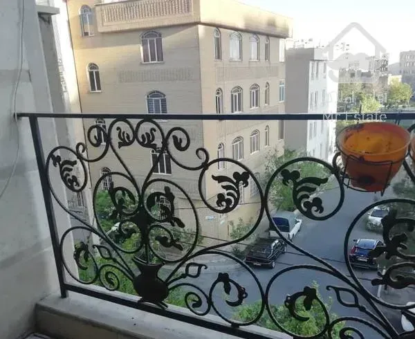 آلاله شرقی ۱۱۰متر ۳خواب تکواحد کمیاب