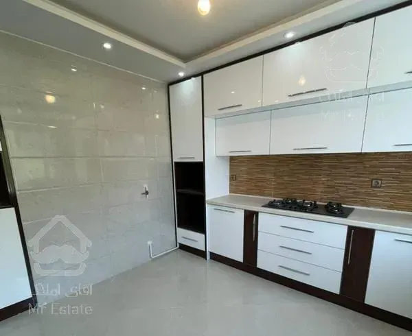 آپارتمان 111متری فول شهرک آپادانا طبقه 4