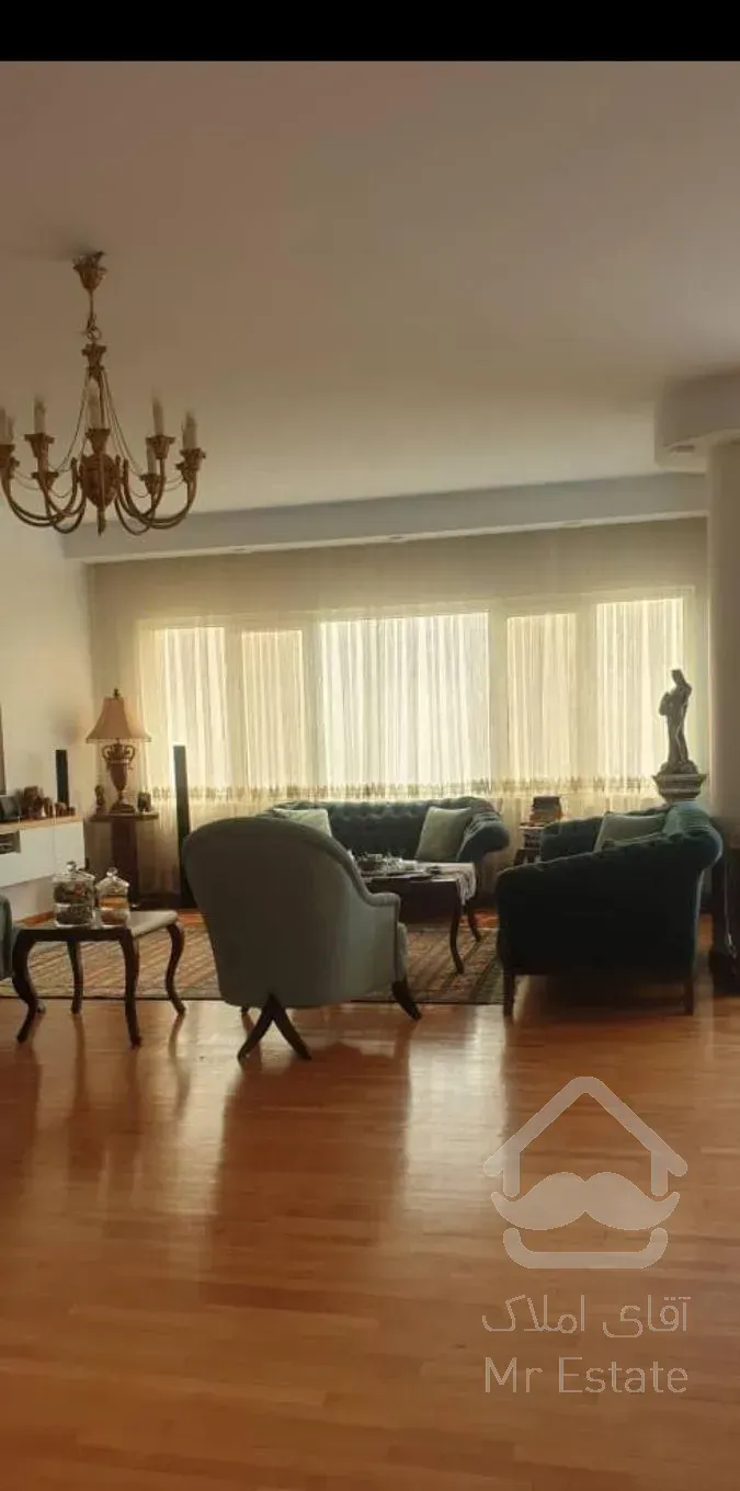 فروش آپارتمان ۲۶۰ متری ۳ خوابه در نیاوران